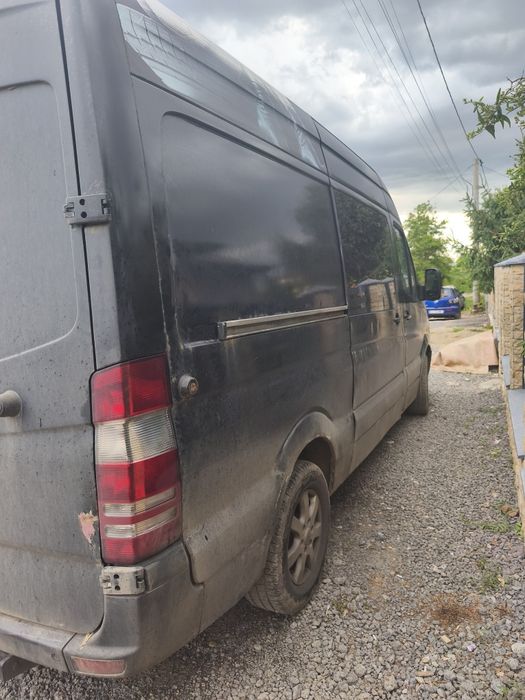 Vând Mercedes sprinter