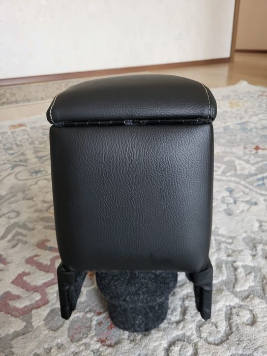 Продам подлокотник в хорошем состоянии