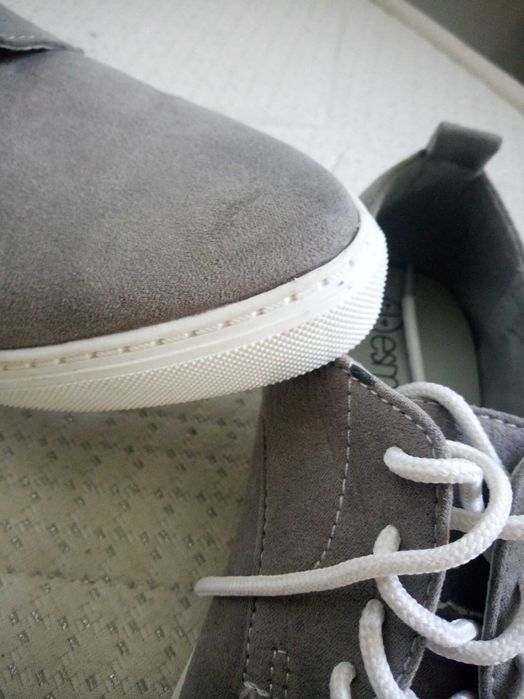 Нови дамски обувки