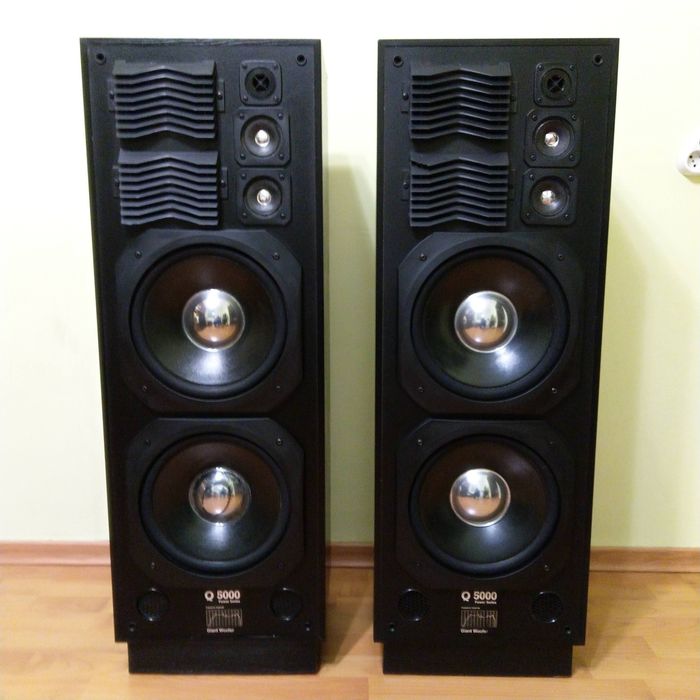 Тонколони  Universum Q 5000