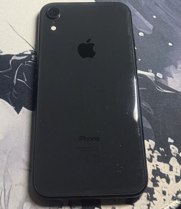 Продаю iPhone XR 64 ГБ