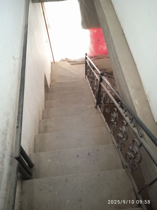 Продаётся ДОМ.10ком 3 сото2этаж Куйлюк Под. Бизнес.под Жилë