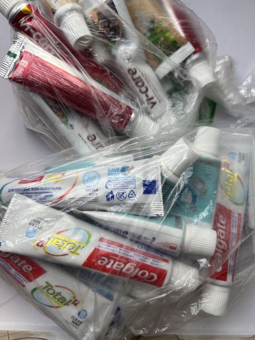 Зубные пасты разные