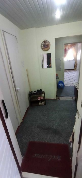 Срочно Метро якинида 2/6/9 квартира 43м.кв СОТИЛАДИ!!!