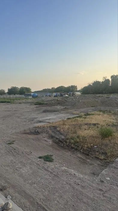 СРОЧНО ПРОДАЕТСЯ земельный участок (под котедж / бизнес)