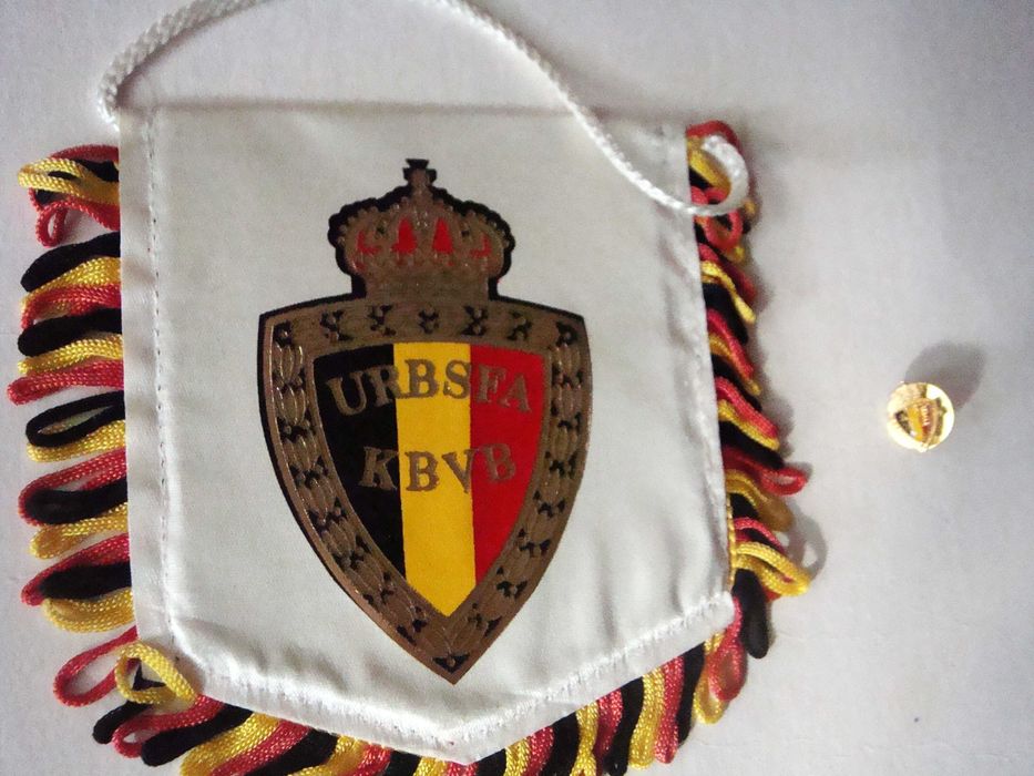 Лот фен артикули от футболни федерации