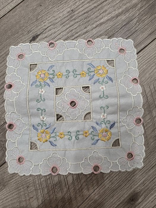 Салфетки сервировочные.