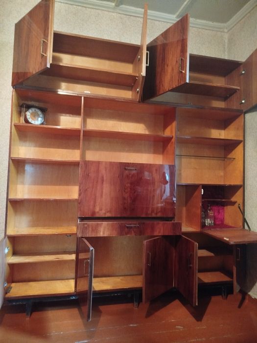 Сервант б/у Раритетный. Импортного производства.