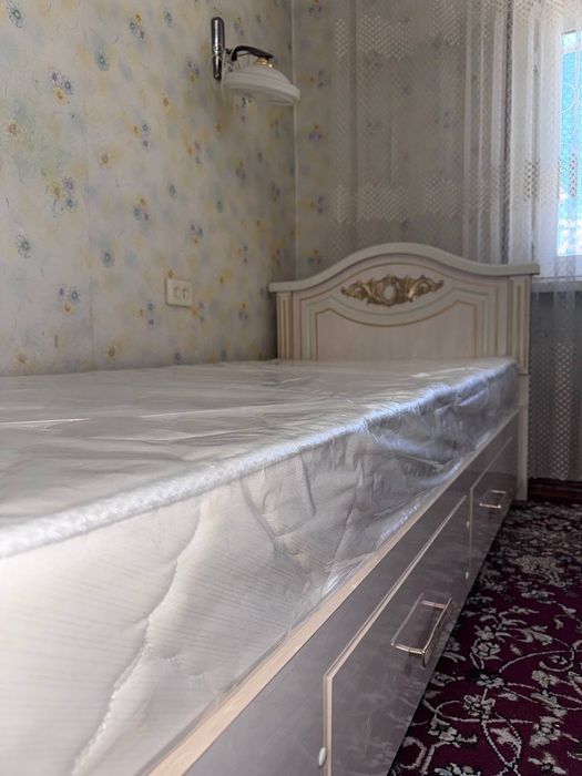 IDEAL HOLAT! 2 dona krovat + YANGI matras! Shoshiling!