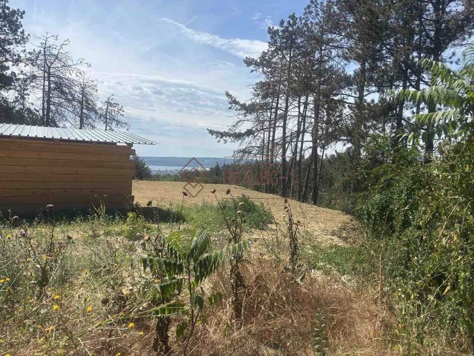 Парцел с потенциал! Отличен достъп, комуникации, гледка – ж.к. Изгрев