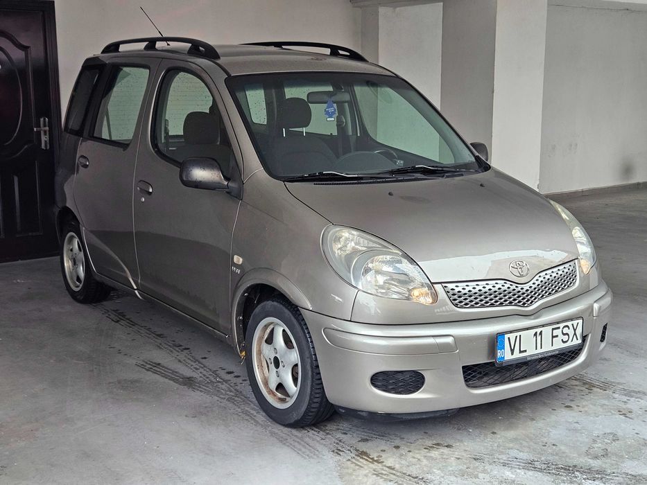 Toyota Yaris Verso, AC, senzori parcare, comenzi volan