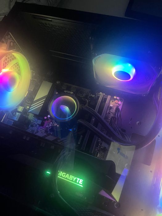 vând pc gaiming ! în garanție!