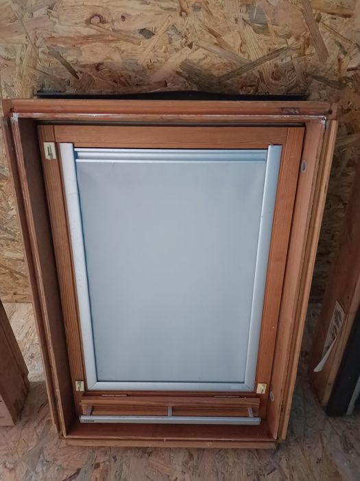 Geam de acoperiș velux