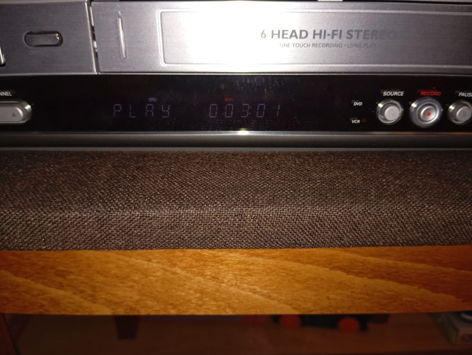 Комбо VHS Видео и dvd divx плеър Philips