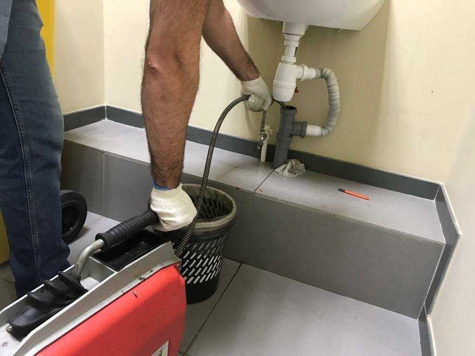 Чистка канализации сантехник