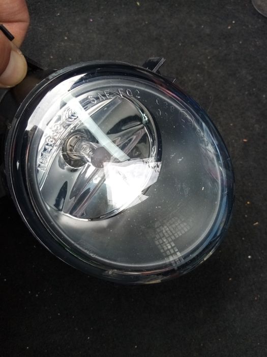 Продаван халоген за БМВ!