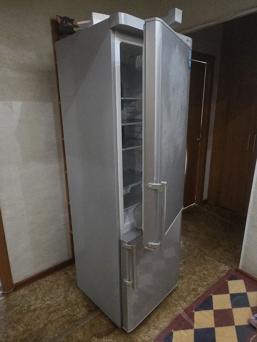 Продам холодильник LG  рабочем состоянии.