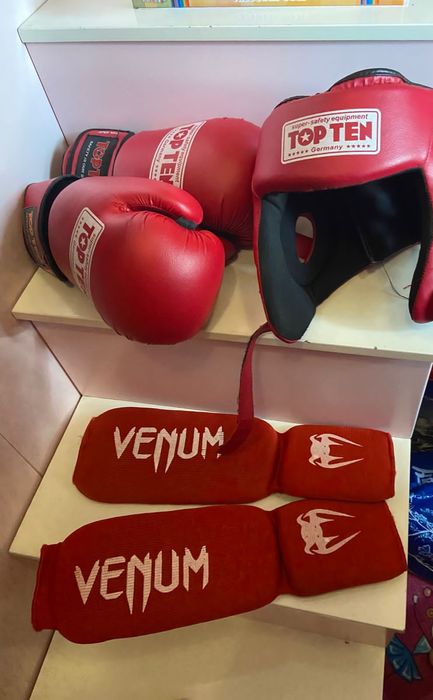 Перчатки, шлем, шингард