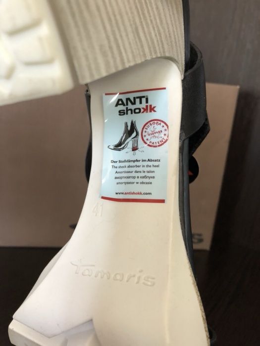 Новые кожаные босоножки 41 размер