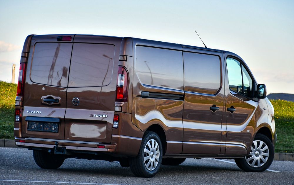 OPEL Vivaro 2015 — imagine 3