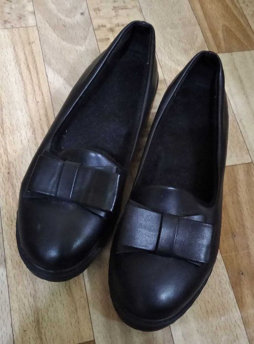 Продам утепленные туфли на низком каблуке