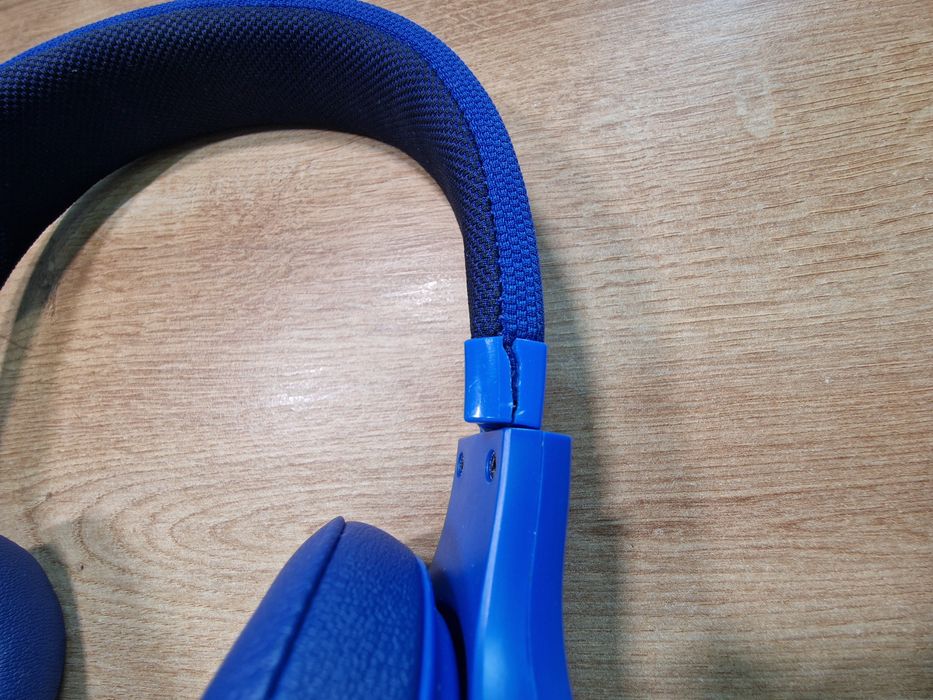 JBL E45BT слушалки