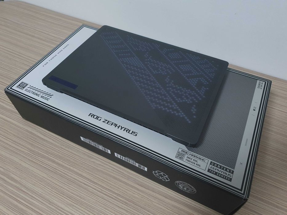 ASUS ROG Zephyrus G14 2022 AMD Ryzen 9 геймърски лаптоп