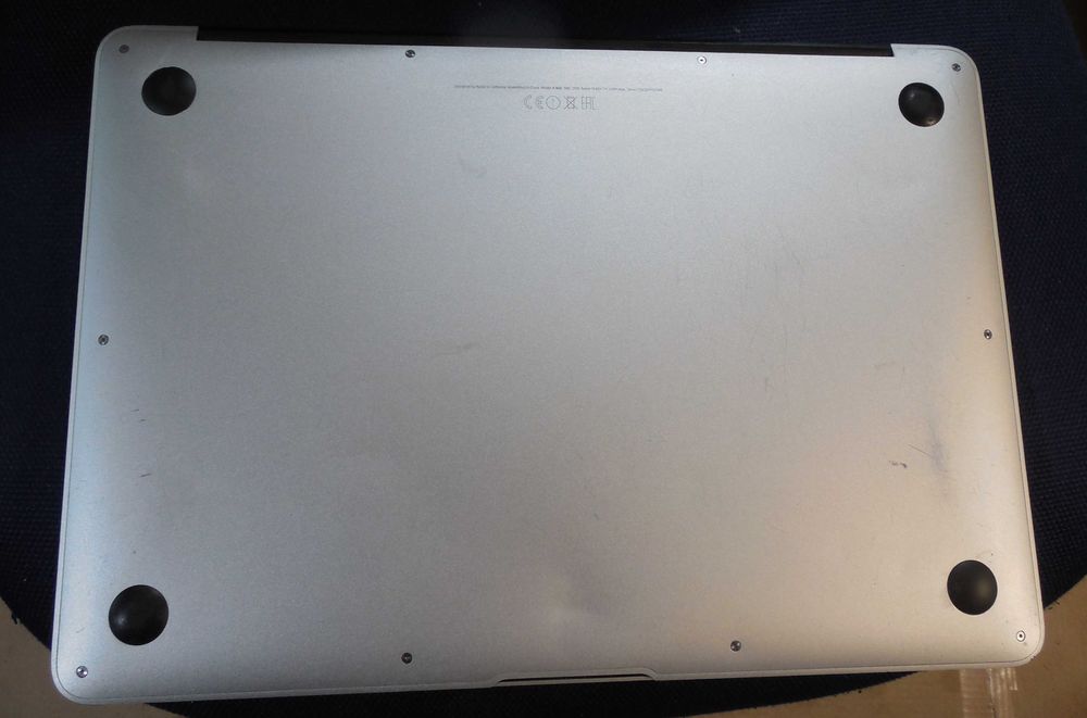 De vanzare laptop A1466 Macbook Air 2015 8GB 13,1"
