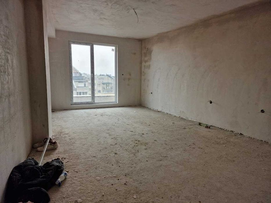 Продава се Тристаен апартамент в Варна, Погреби - 97 кв.м за 1918 €/кв.м - Снимка #1