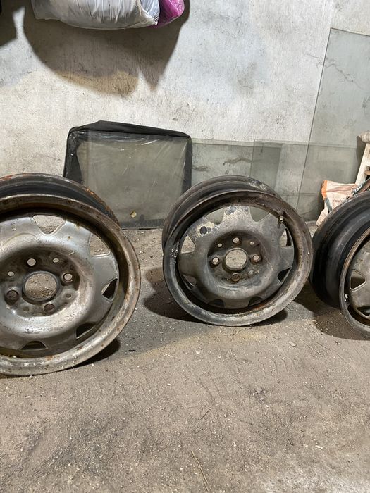 Диски ( железные ) r14 на ауди 80
