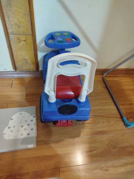 Продам  толокар синего цвета