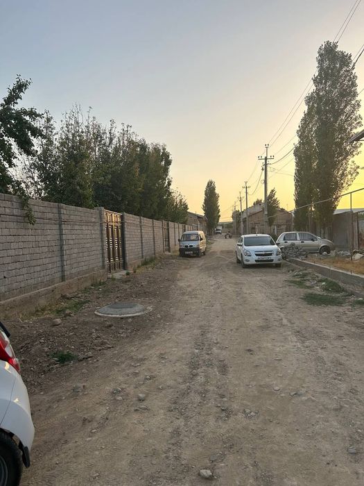 Ховли сотилади 24 соток 9 хона 275000$