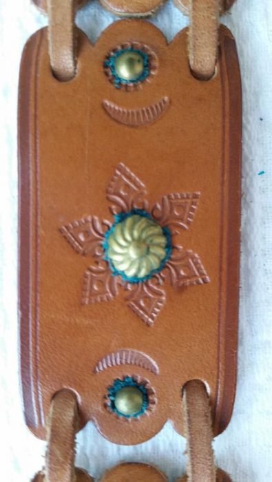 Продавам дамски колани естествена кожа