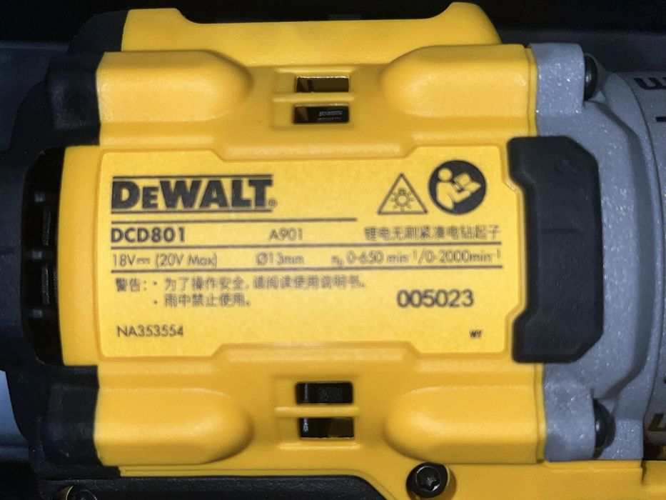 Продам шуруповерт DeWALT DCD801