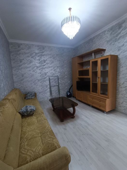 У Рисового рынка коттедж 2х ком с ремонтом