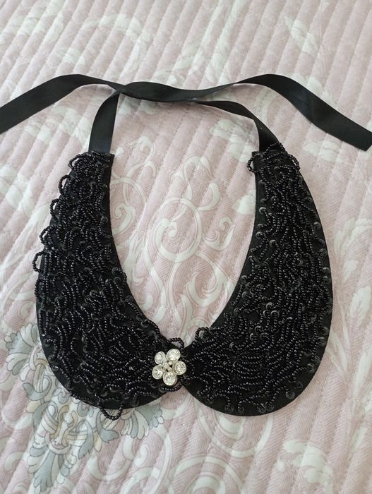 Продам новый воротничок из бисера