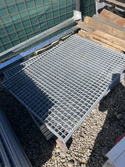 Gratare zincate110/80//trepte import Germania
