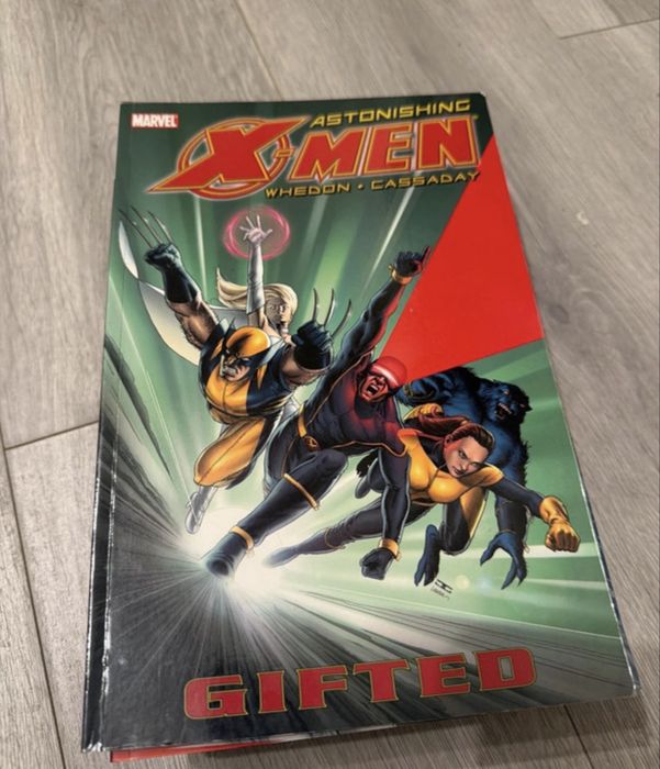 Bundle 8 trade paperbacks comics benzi desenate Marvel & DC