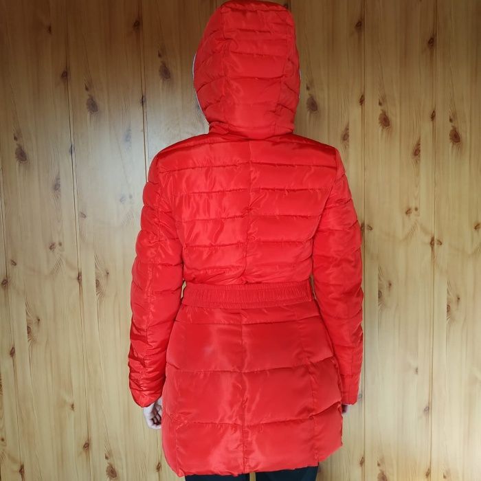 Зимняя куртка на девочку