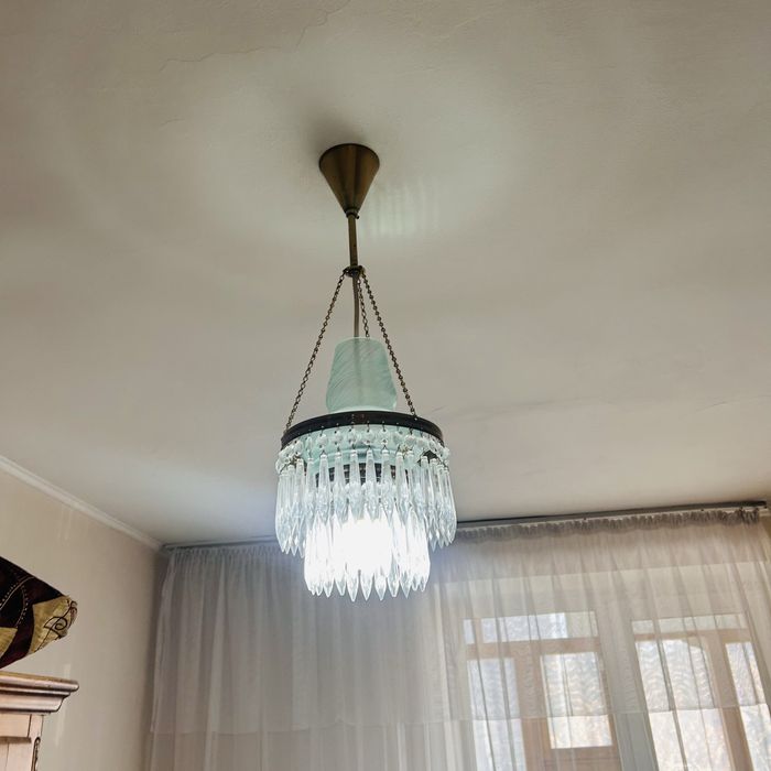 Продам чешские хрустальные люстры