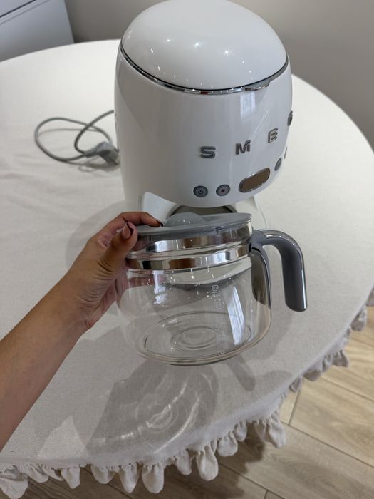 Кофеварка Smeg.