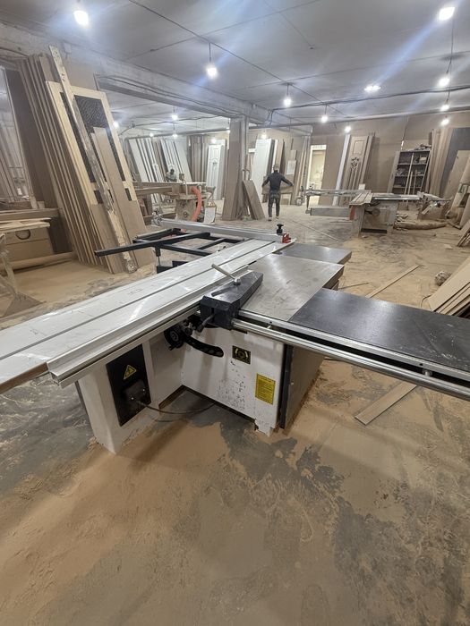 Распиловочный станок для мебель