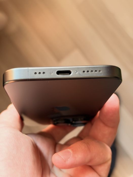Vand Iphone 15Pro 256gb