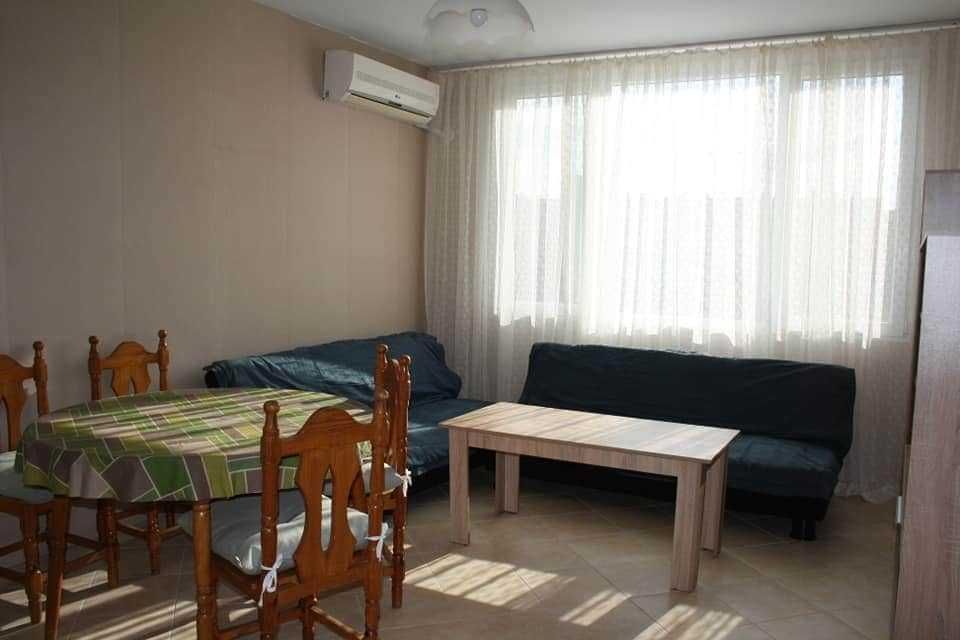 Дава се под наем Тристаен апартамент в Бургас, Център - 110 кв.м за 397.8 € - Снимка #2