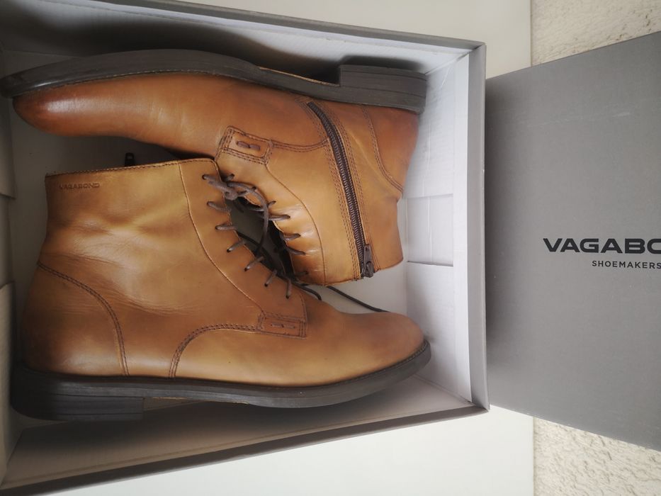 Боти от естествена кожа