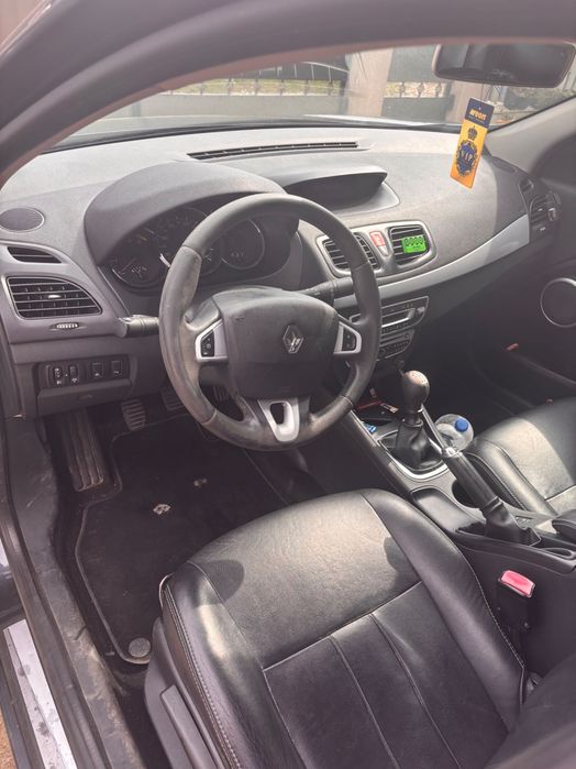 Vând Renault Fluence, an fabricație 2010, echipat cu motor 1.5 dCi diesel, cod motor K9K 668, 78 kW (106 CP).