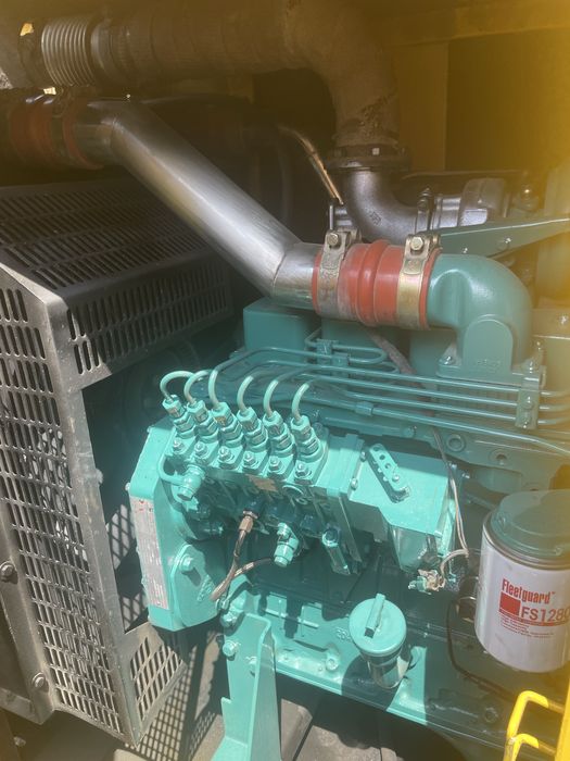 Дизнльный генератор 137 кВа двигатель cummins