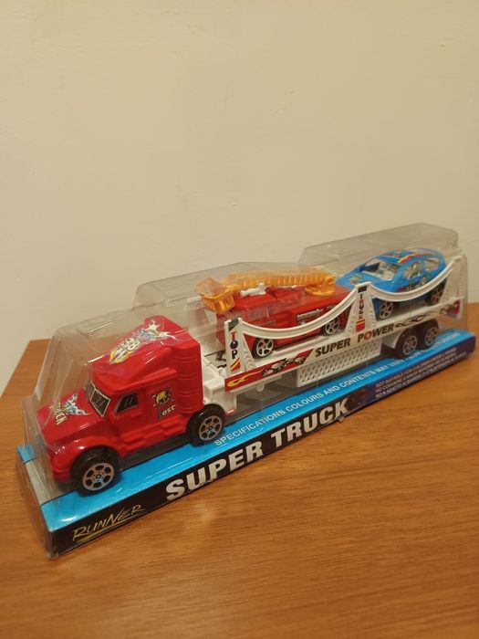 Продавам играчи за момиче и момче