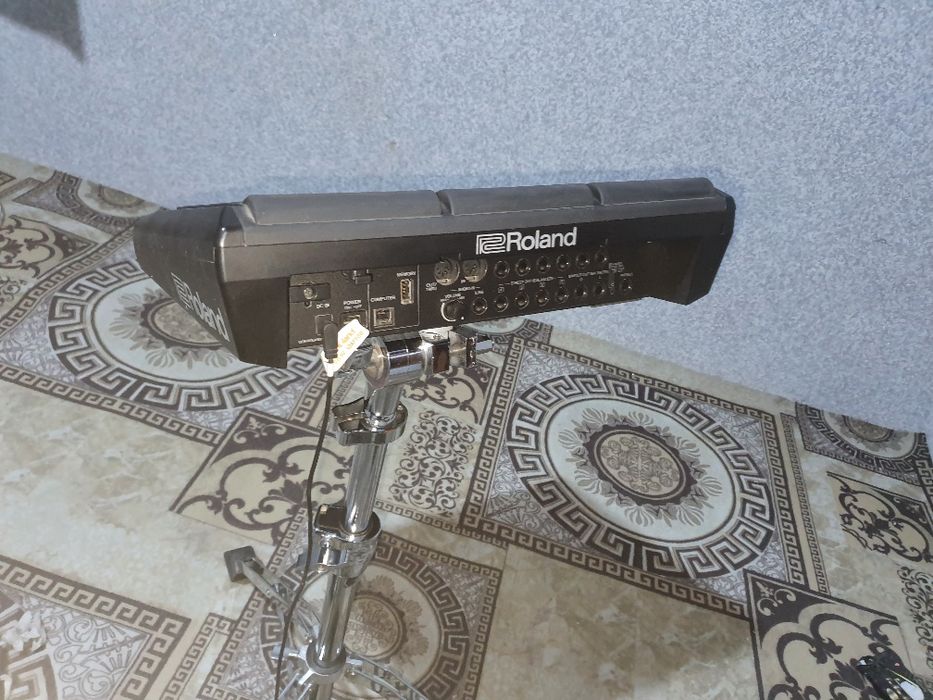 ROLAND spd pro sotiladi