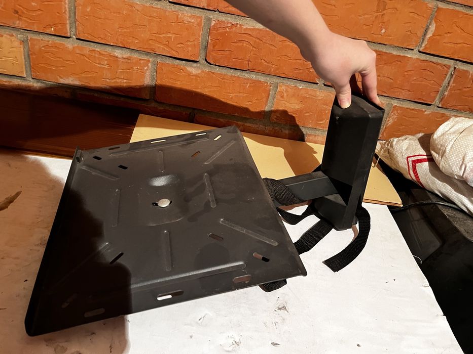 Настенный кронштейн